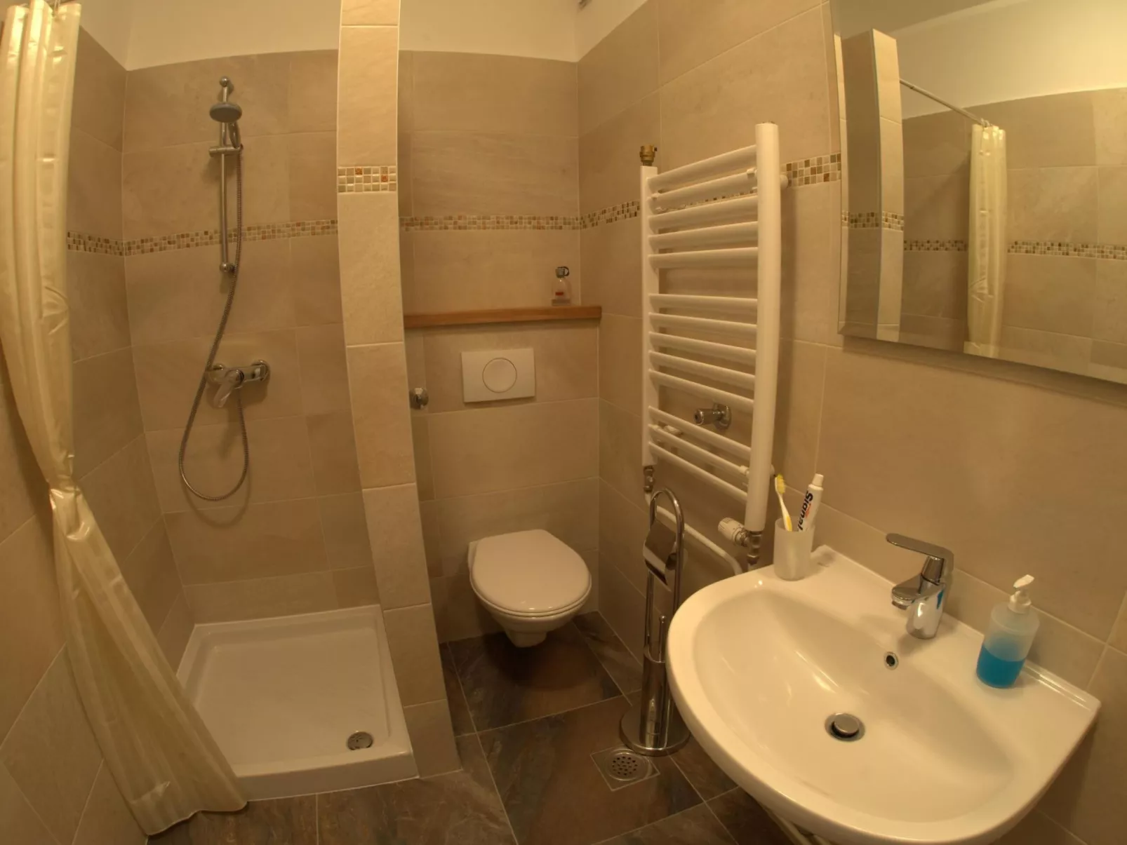 Penthousewohnung mit großer Terrasse in zentraler Lage - Binnen