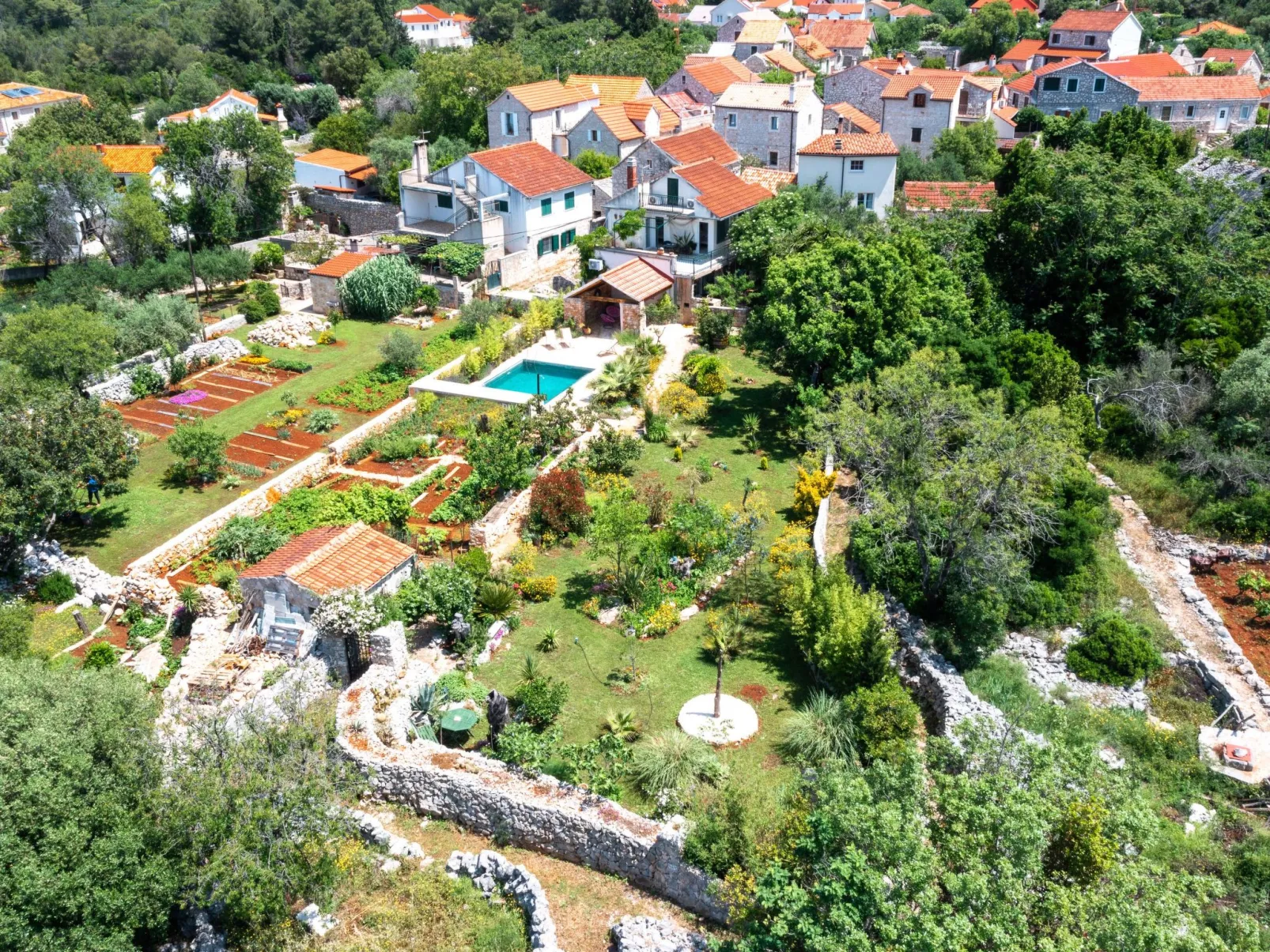 In Rudina mit Privatem Pool-Buiten