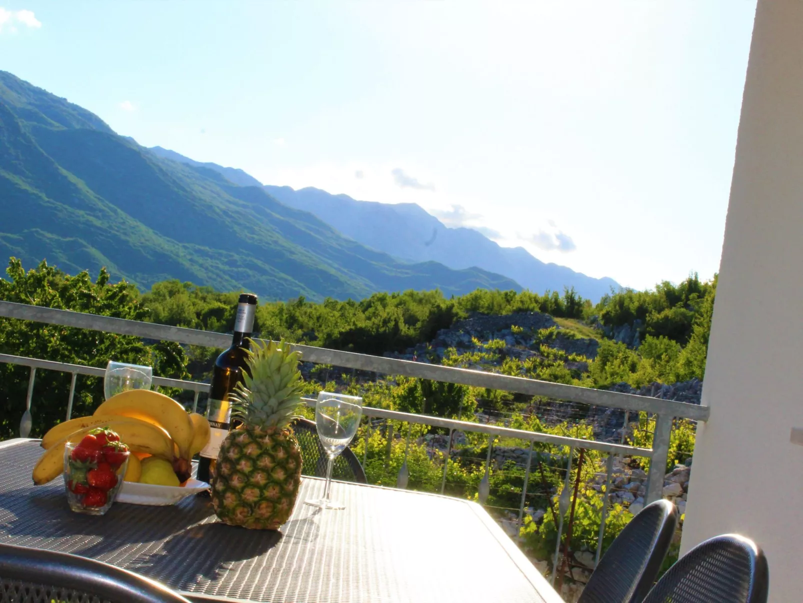 Mit privatem Pool-Buiten