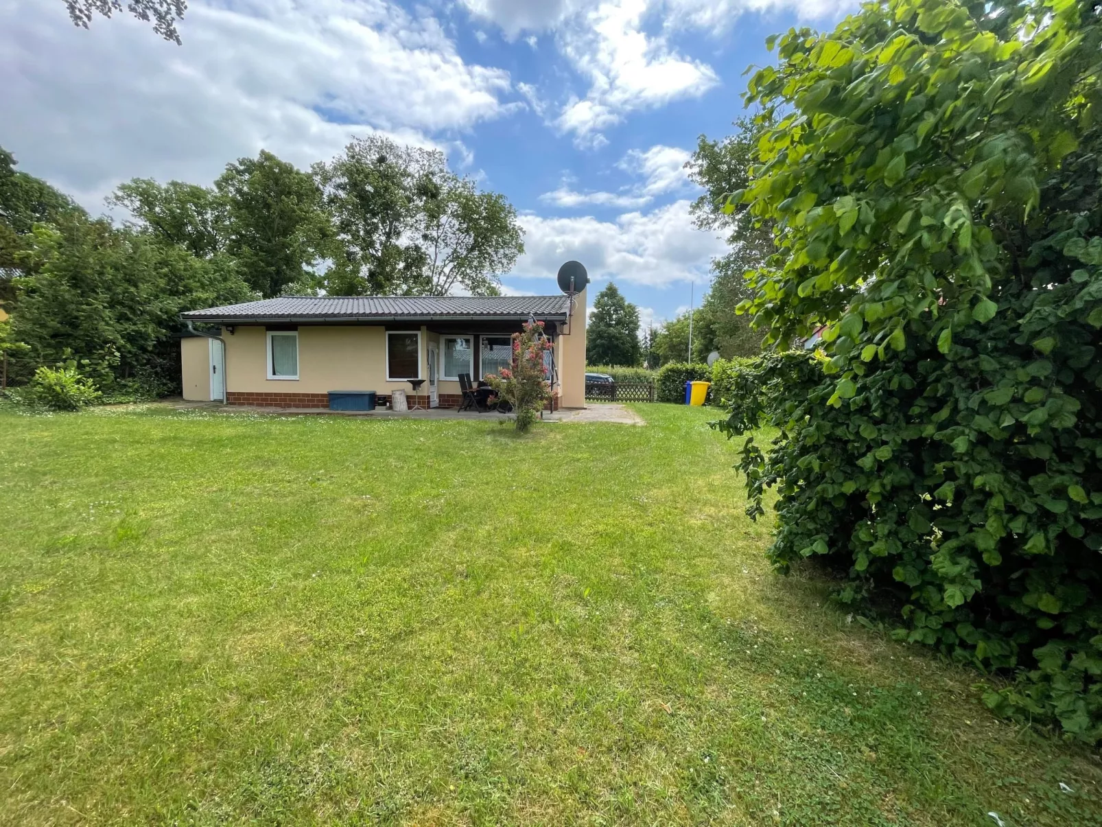 In Dahmen mit Großem Garten