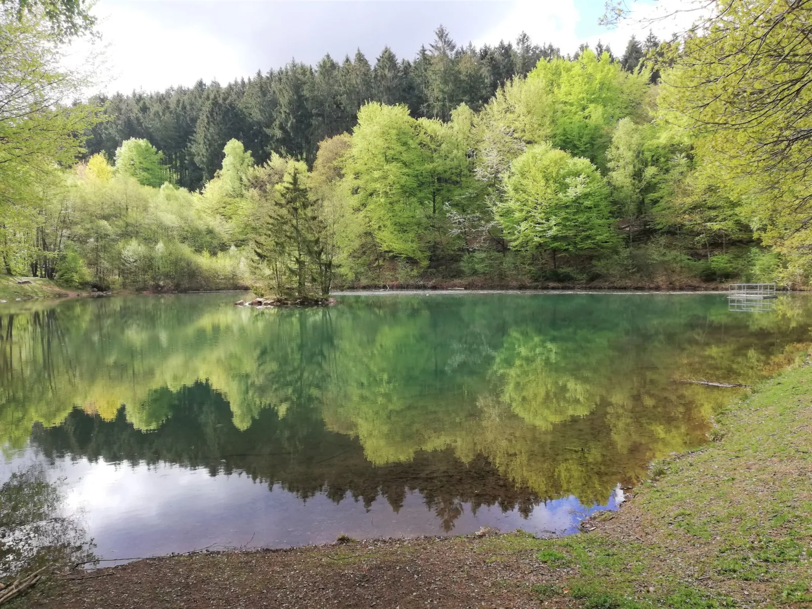 Geräumiges Ferienhaus in Holzerath mit Garten-Buiten