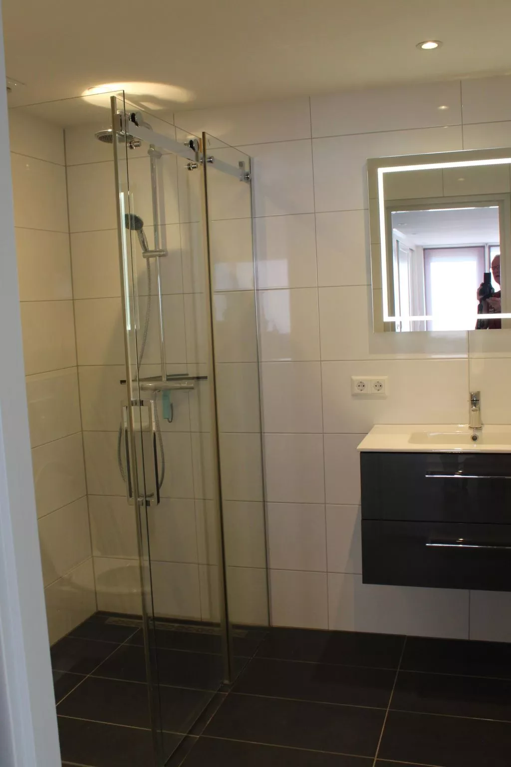 "Buurtweg221" mit Schwimmbad-Binnen