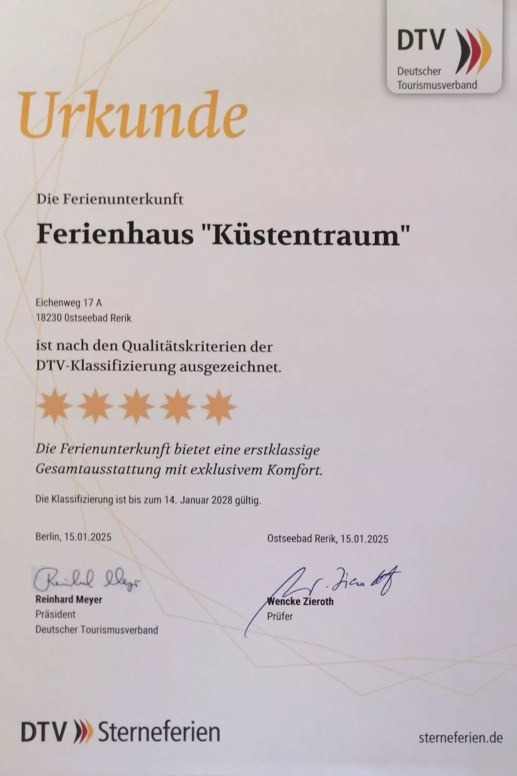 Traumhafte Reetdach-Doppelhaushälfte mit Garten