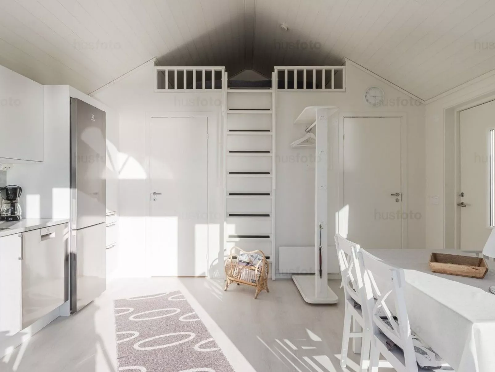 Ein  kleines Holzhaus-Binnen