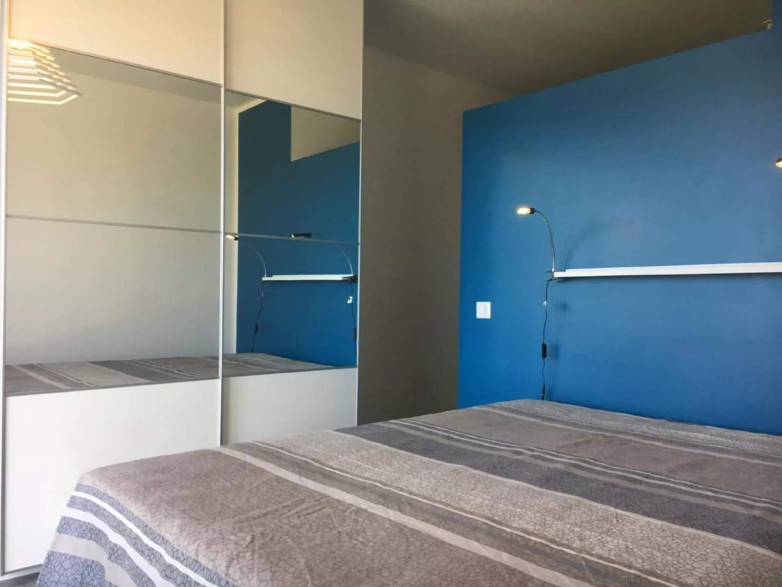 Unabhängige Unterkunft mit Meer- und Poolblick-Binnen