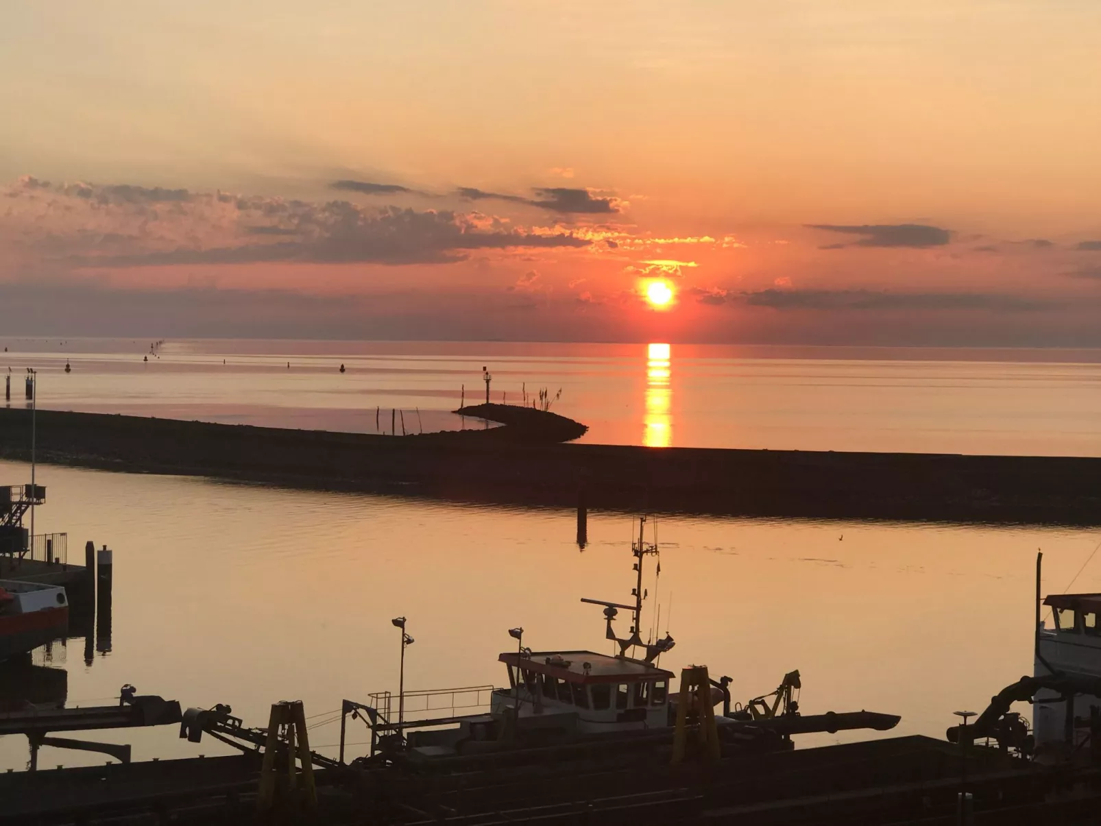 Modernes Ferienhaus mit Sauna und Whirlpool-Buiten