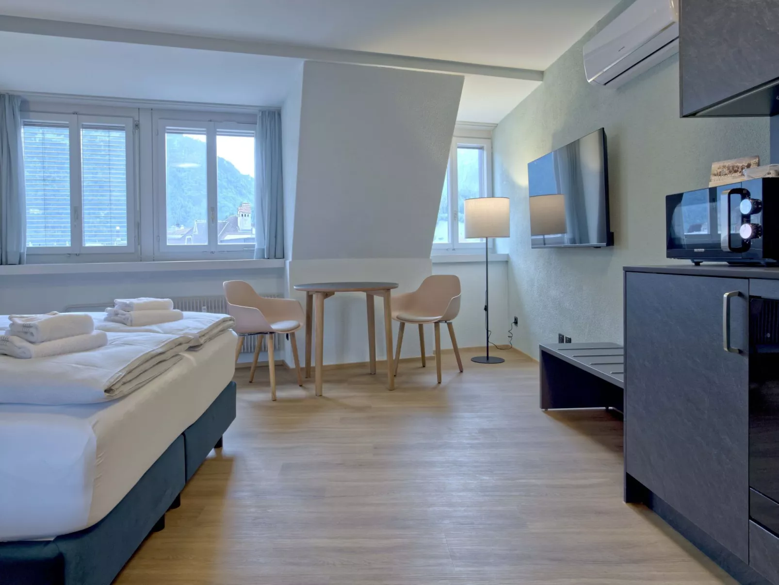 BankHouse StudioM405