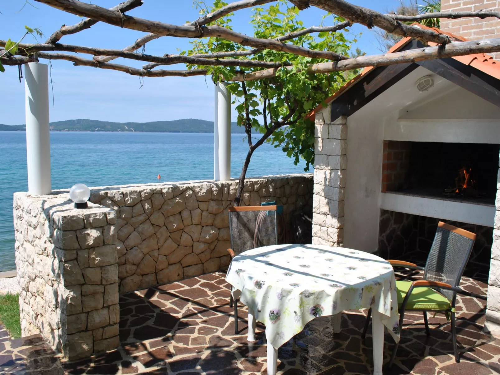 Apartment Cinthija mit Balkon direkt am Strand