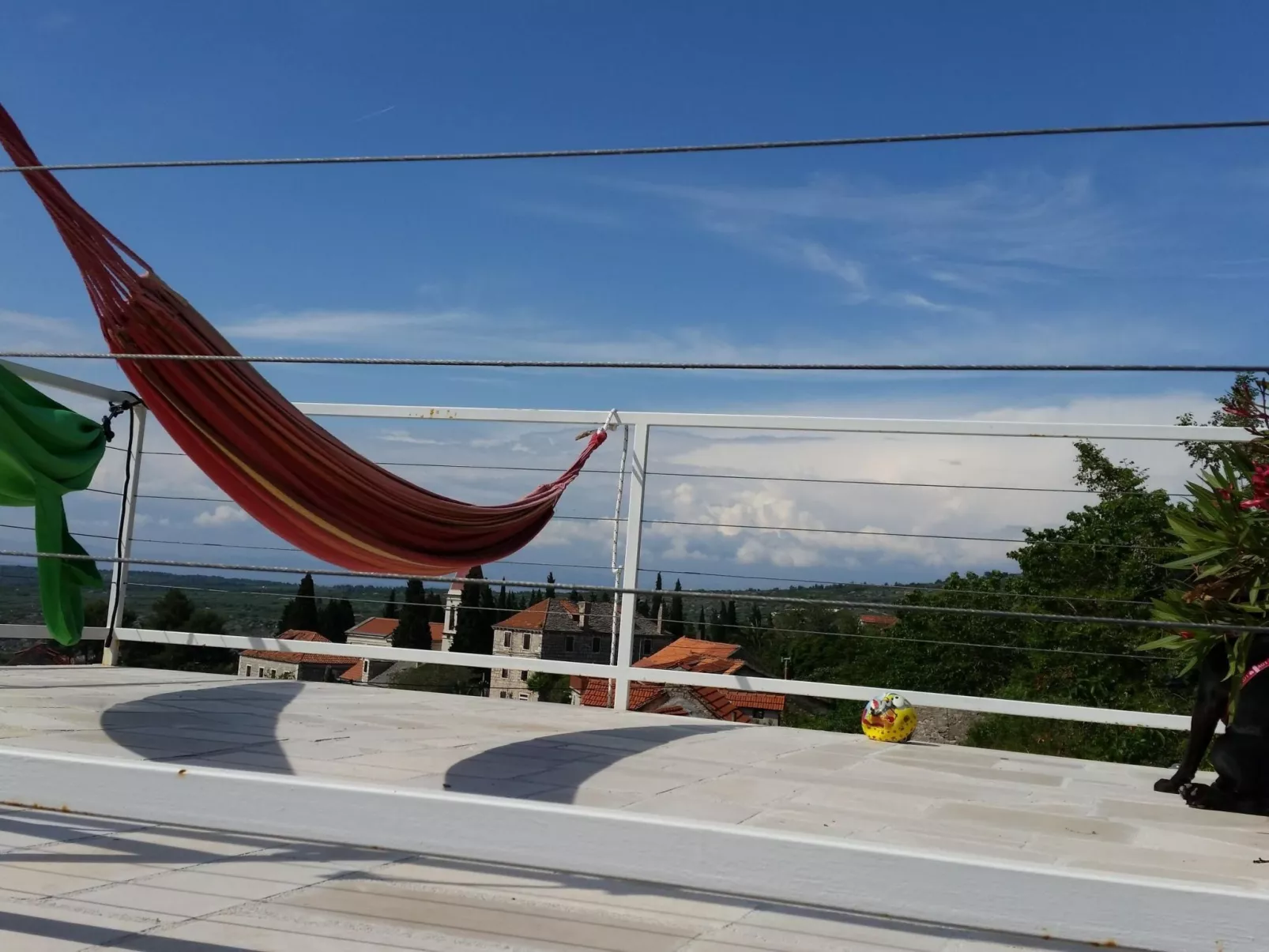 Charmantes Steinhaus mit Pool und Panoramablick-Buiten