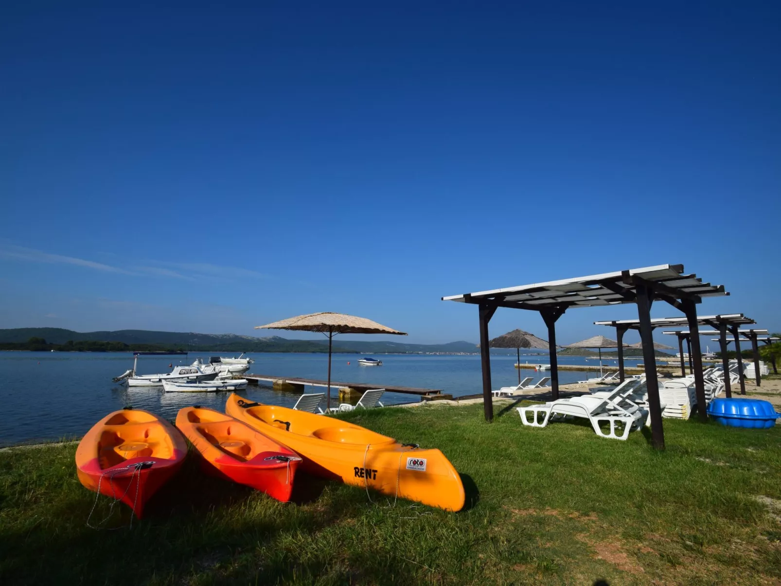 MH Summer Home-Buiten