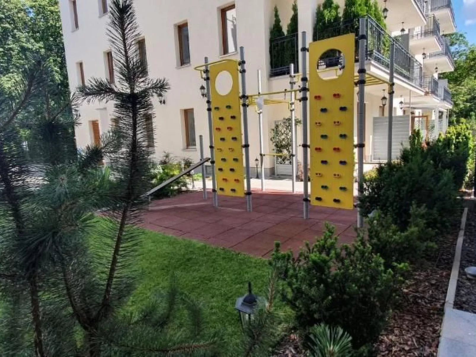 BESSERER PLATZ: Klassisches Warschau-Buiten