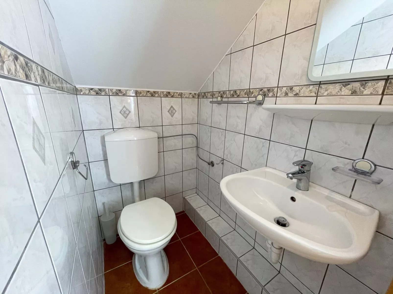 Wohnung in Jadranovo mit gemeinschaftlichem Pool, Terrasse und Grill - Binnen