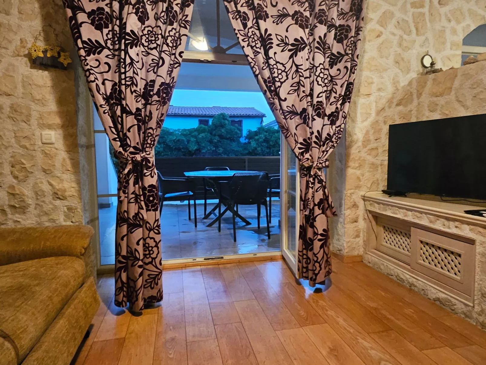 "Jeger" mit Terrasse-Binnen