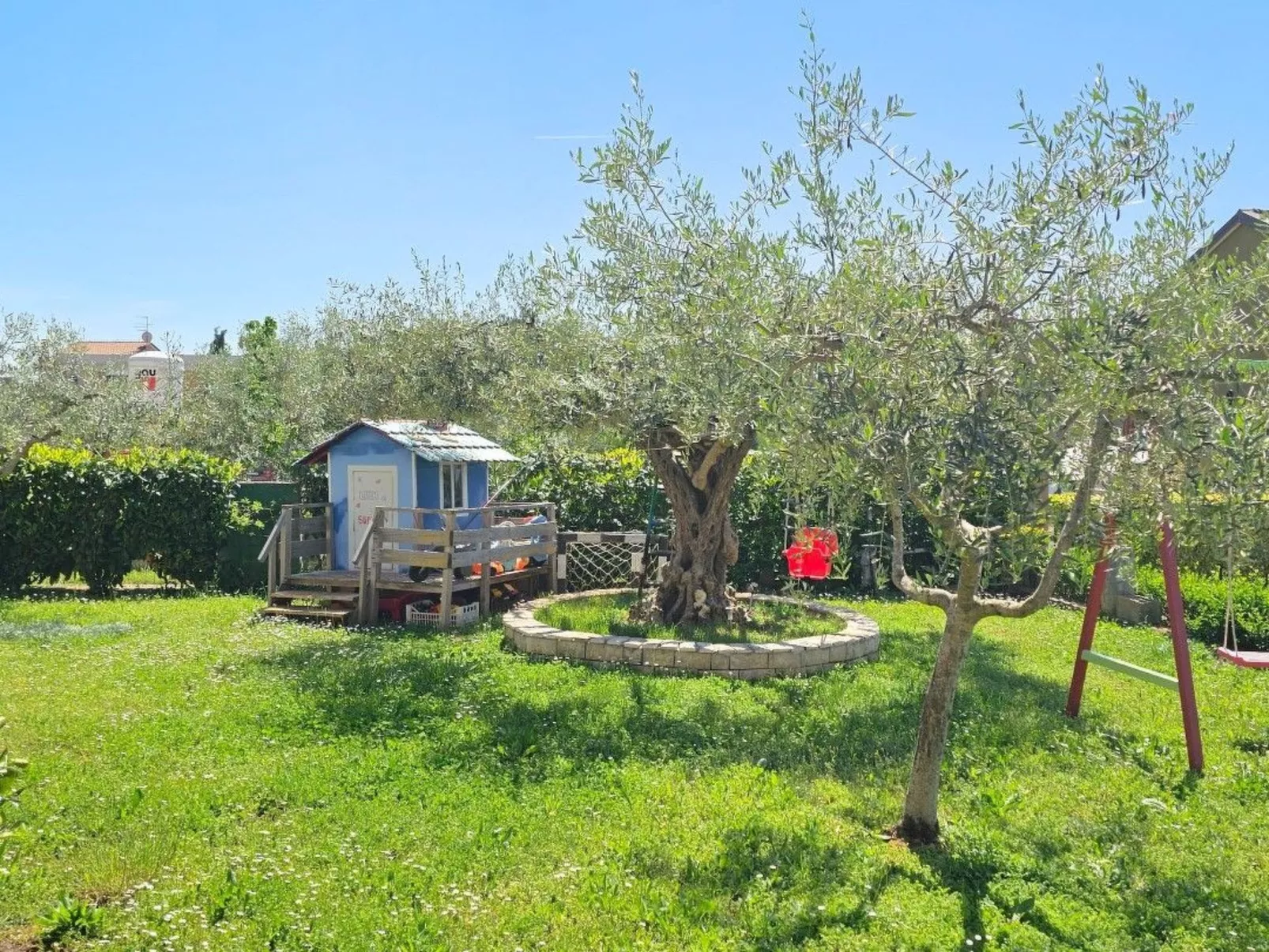 Wunderschönes Appartement in Bužinija mit Schöner Terrasse-Buiten