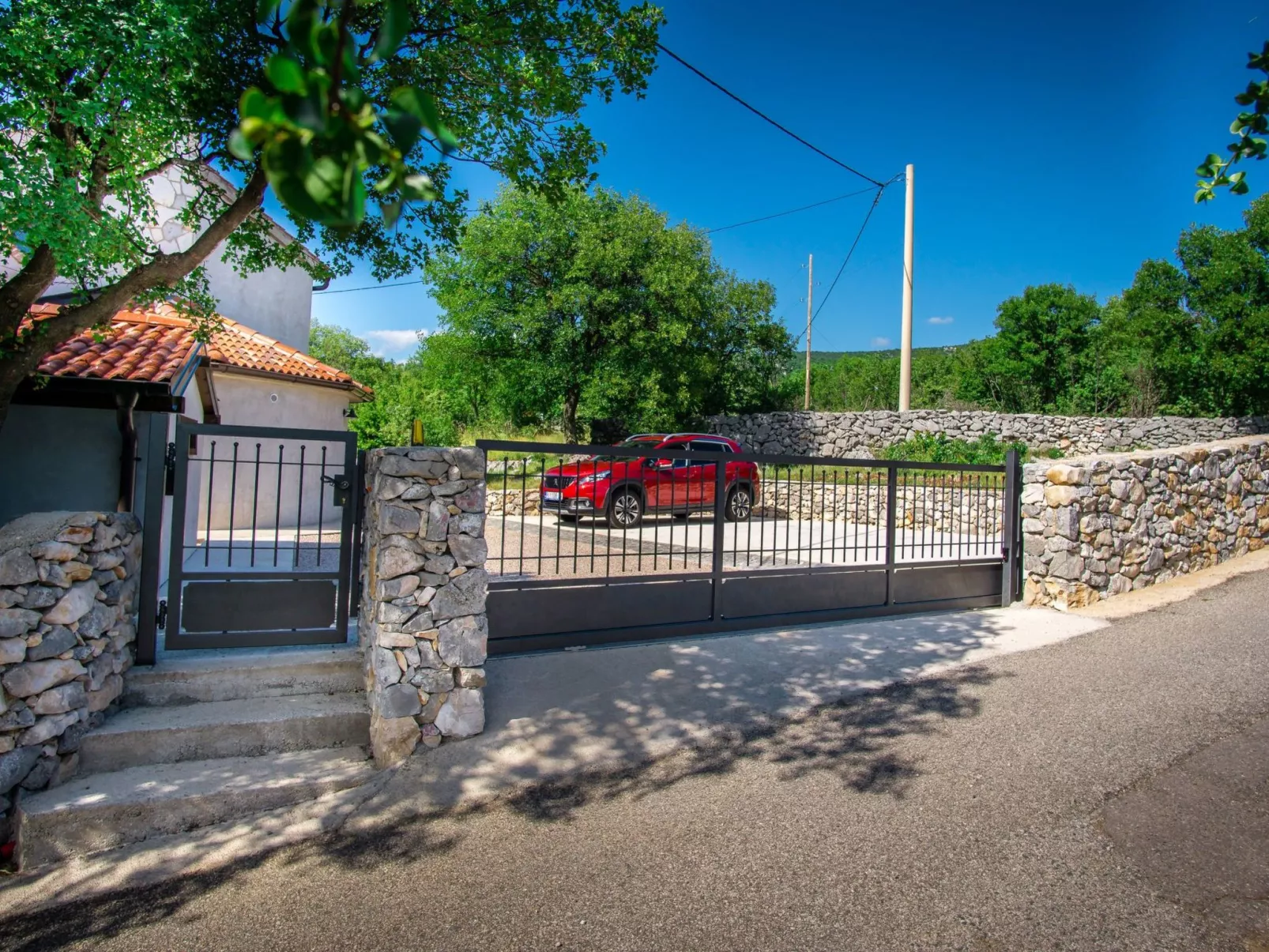 Ferienvilla mit Blick auf das Wasser