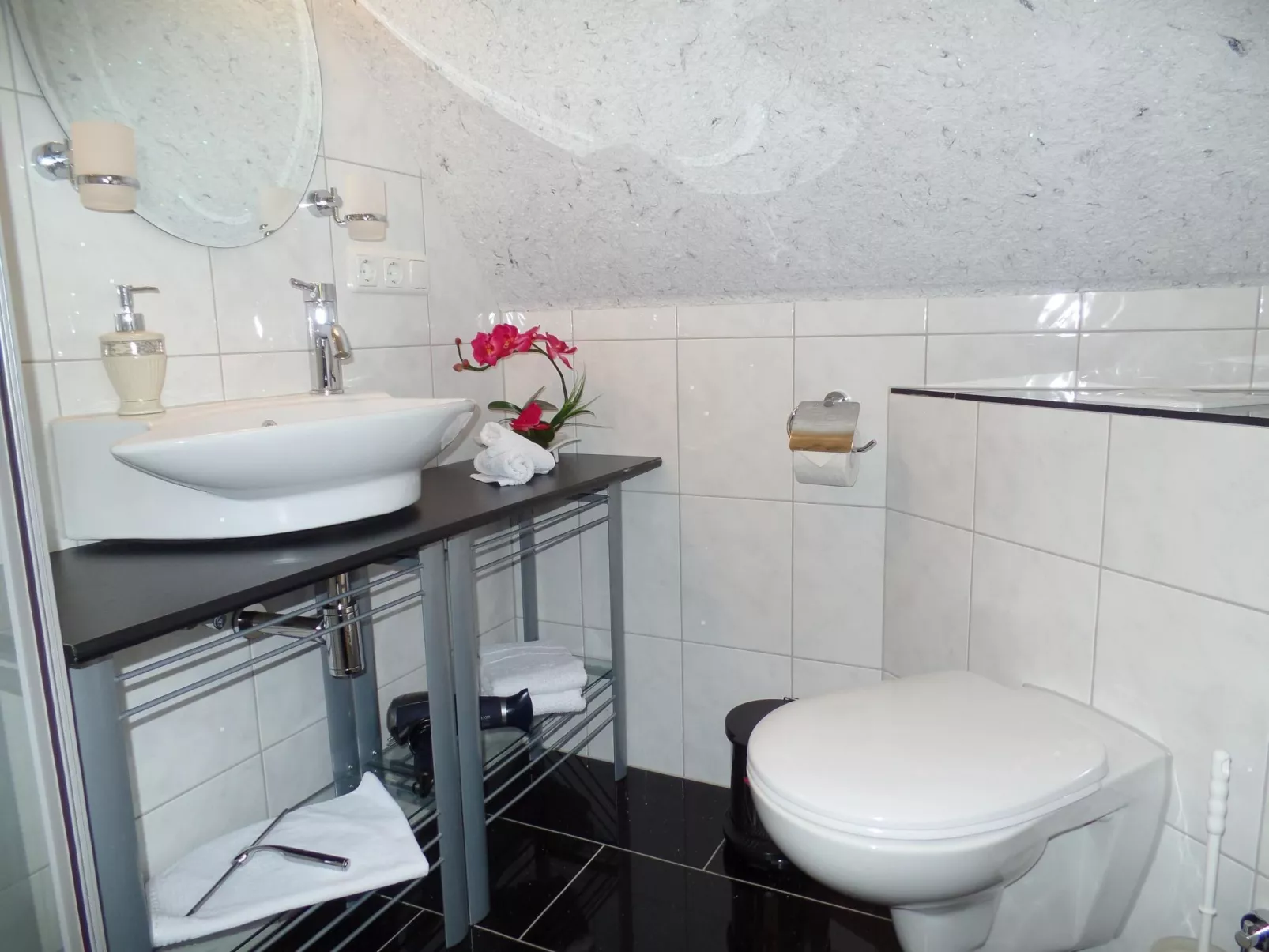 Hauer-Image-tags.info