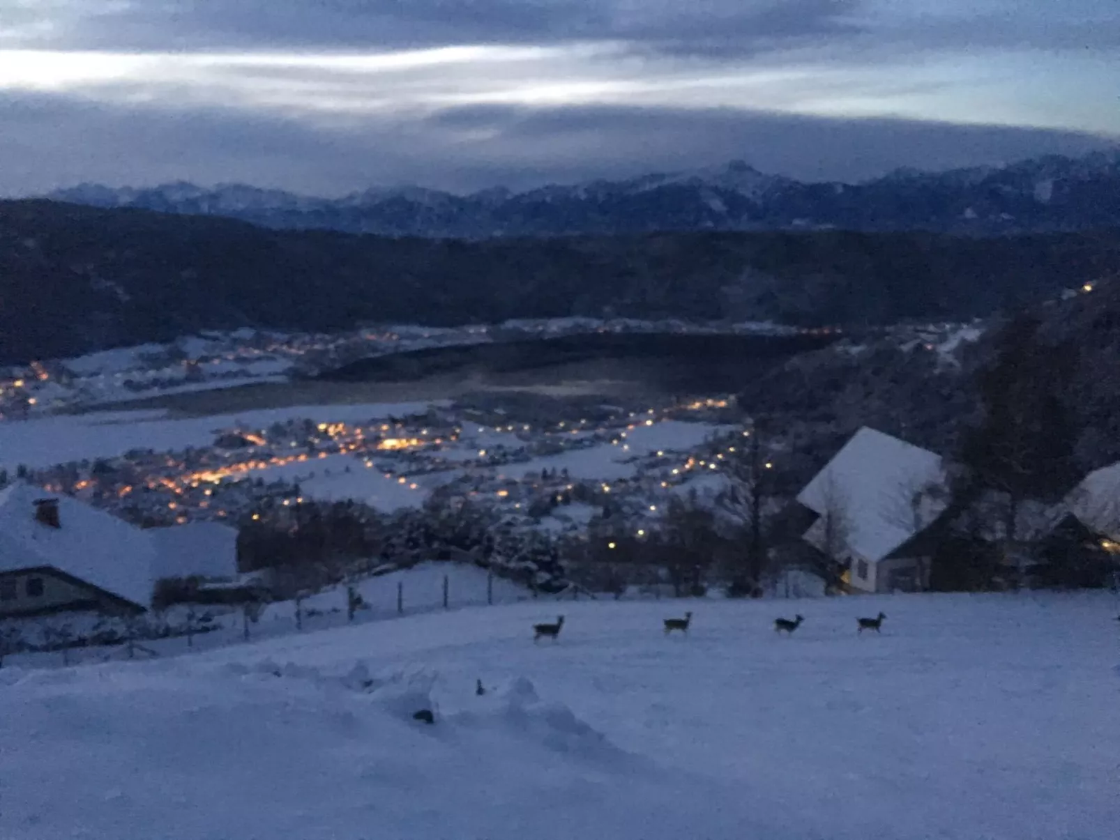 Appartement mit herrlichem Berg- und Seeblick-Buiten