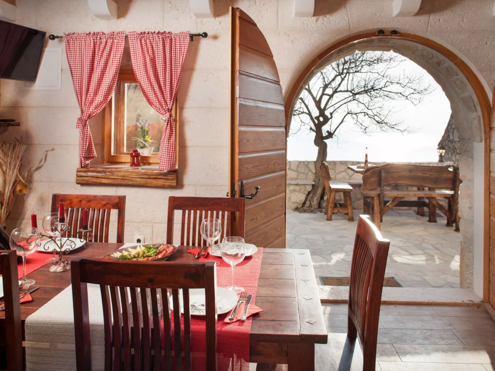 Charmantes Steinhaus mit Pool und Meerblick-Image-tags.info