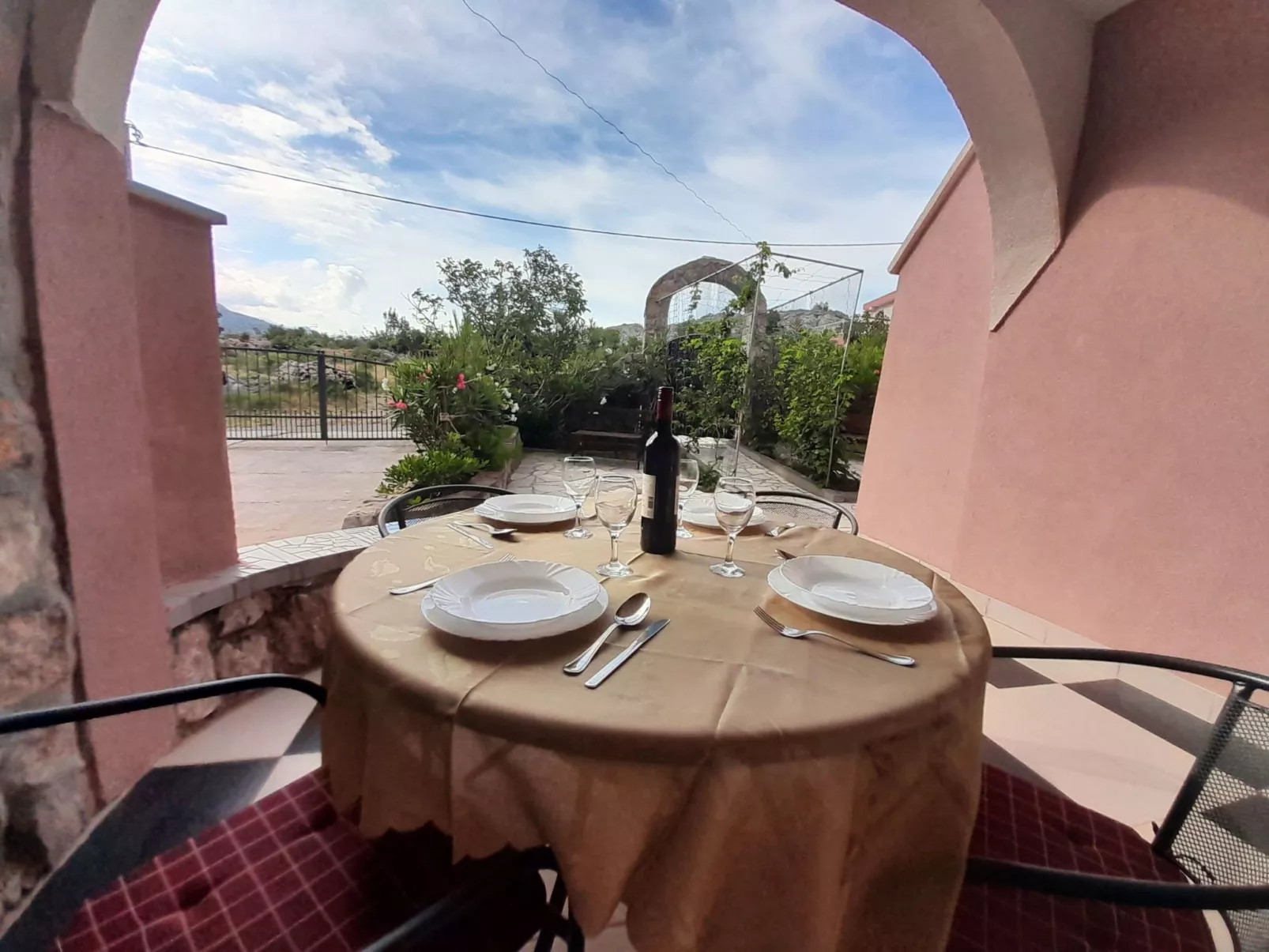 Wohnung "Tea" mit Garten, Grill und Terrasse-Buiten