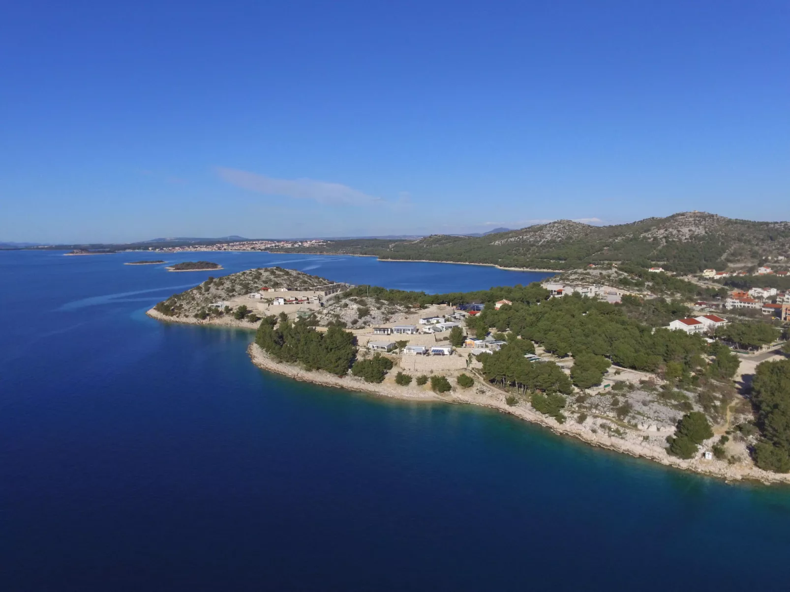 Mobilheim mit Blick auf das Wasser-Omgeving