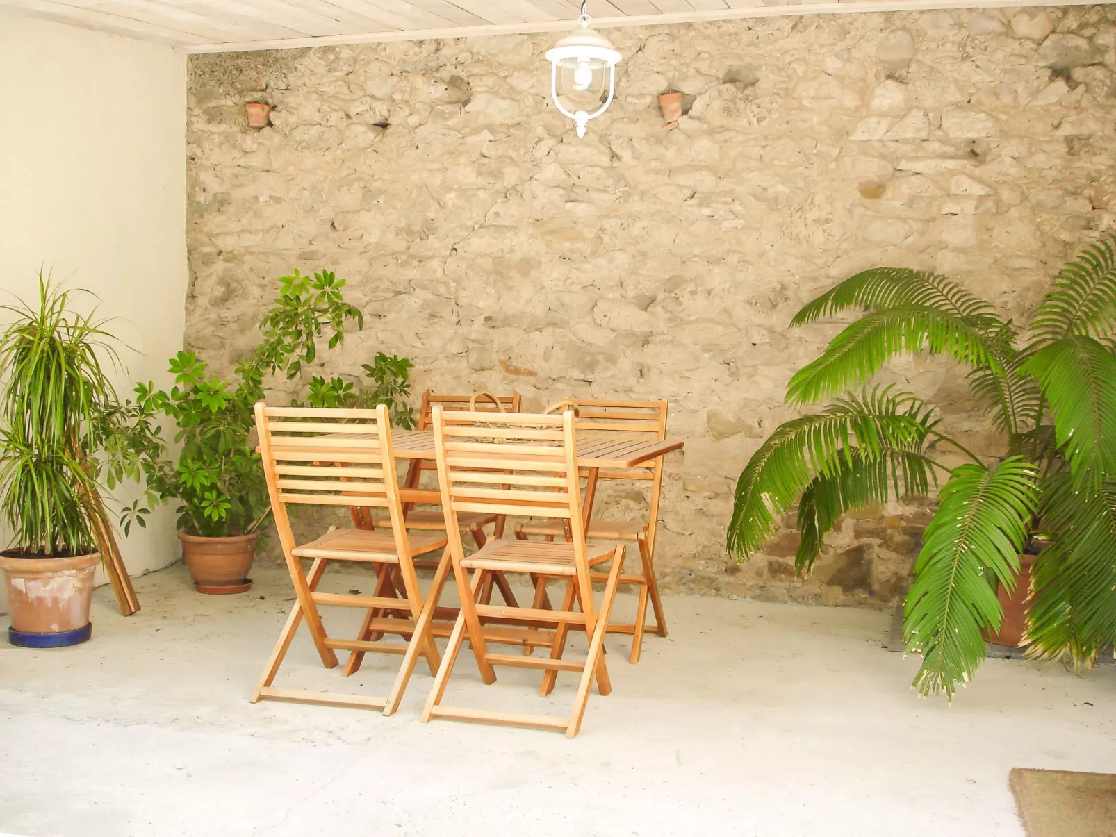 Für 2 Personen und 2 Kinder