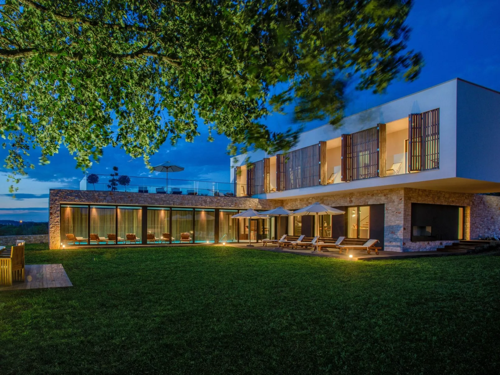 Für 6 Personen und 4 Kinder in Porec-Jurici, Istrien (Westküste von Istrien)-Buiten