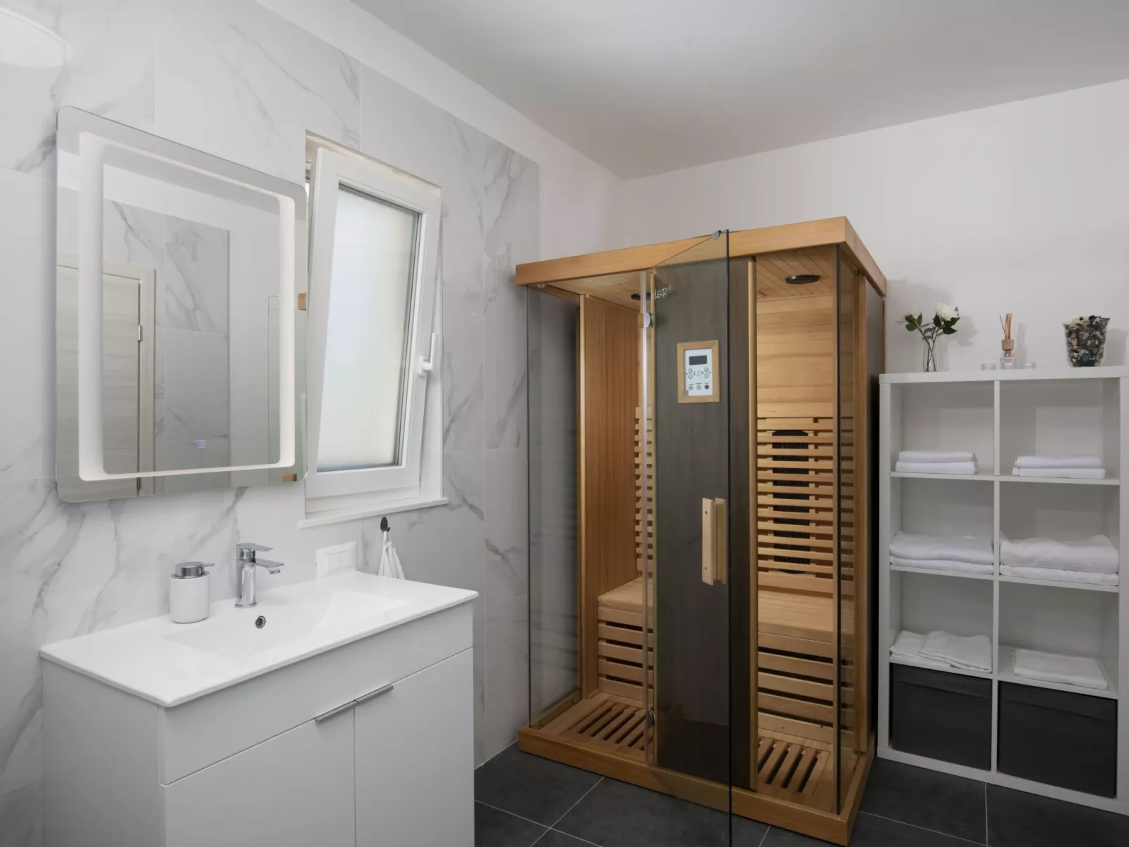 Villa Euphoria mit Pool, Sauna und Whirlpool