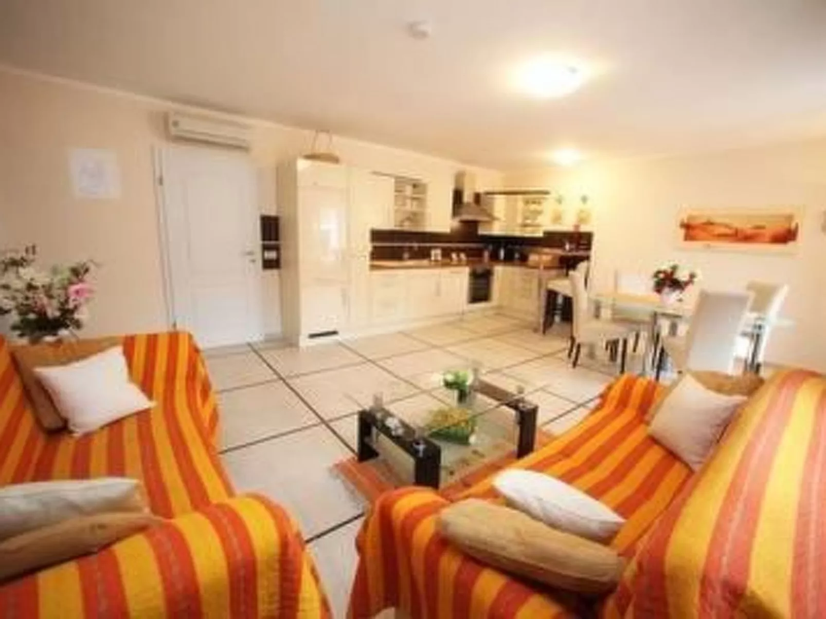 Villa "Bella"-Binnen