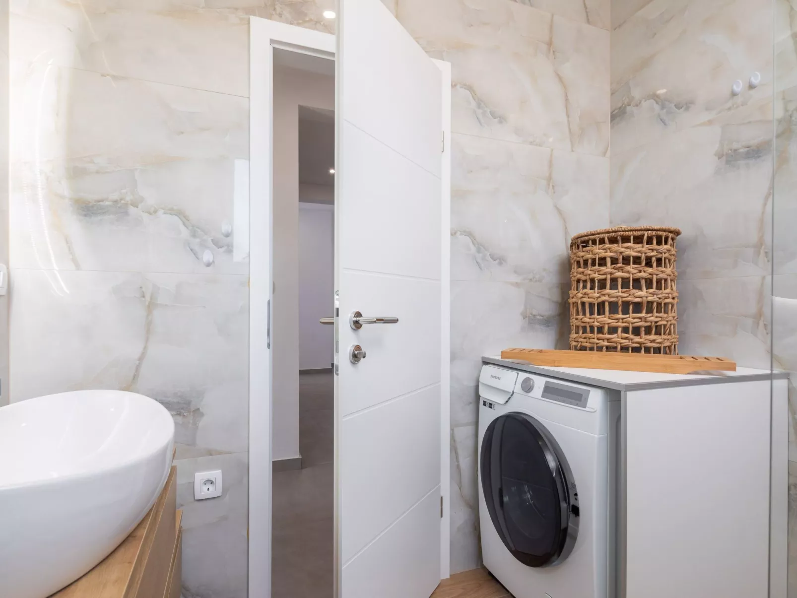 Supreme Penthouse-Image-tags.info