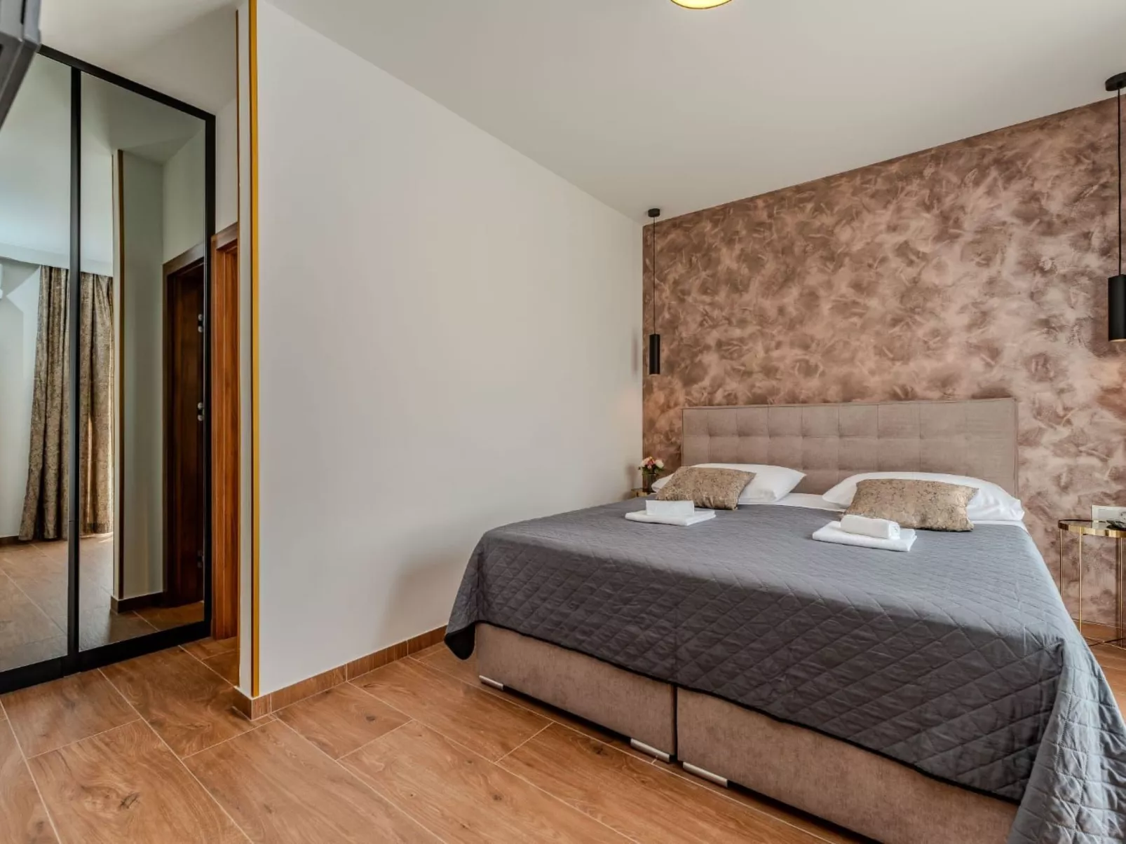 Villa mit beheiztem Pool - von TA Leut Agency-Binnen