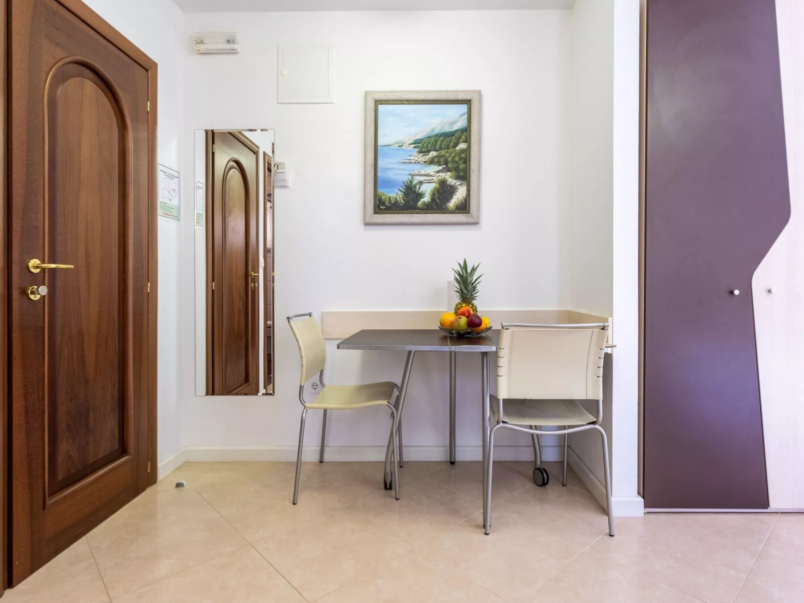 Helle Studio-Ferienwohnung mit Sonnenbalkon