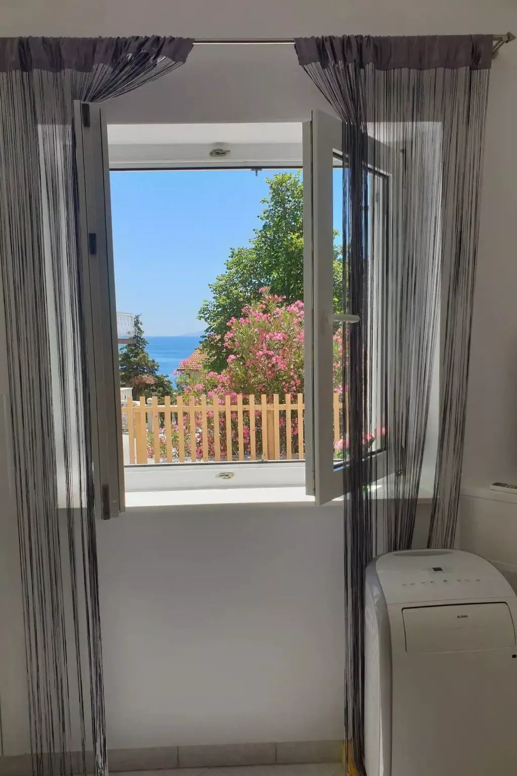 Studio-Apartment für 3 Personen (Meerblick, Klima, Sat-TV, grosse Terrasse, pri