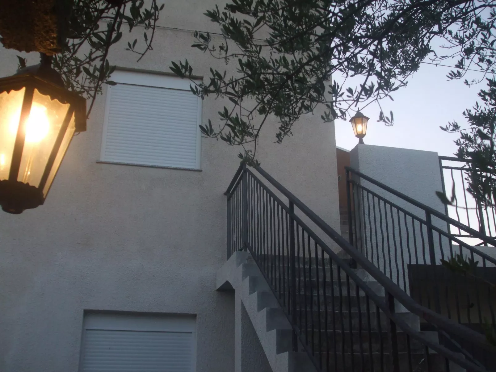 Appartement mit überdachter Terrasse-Image-tags.info