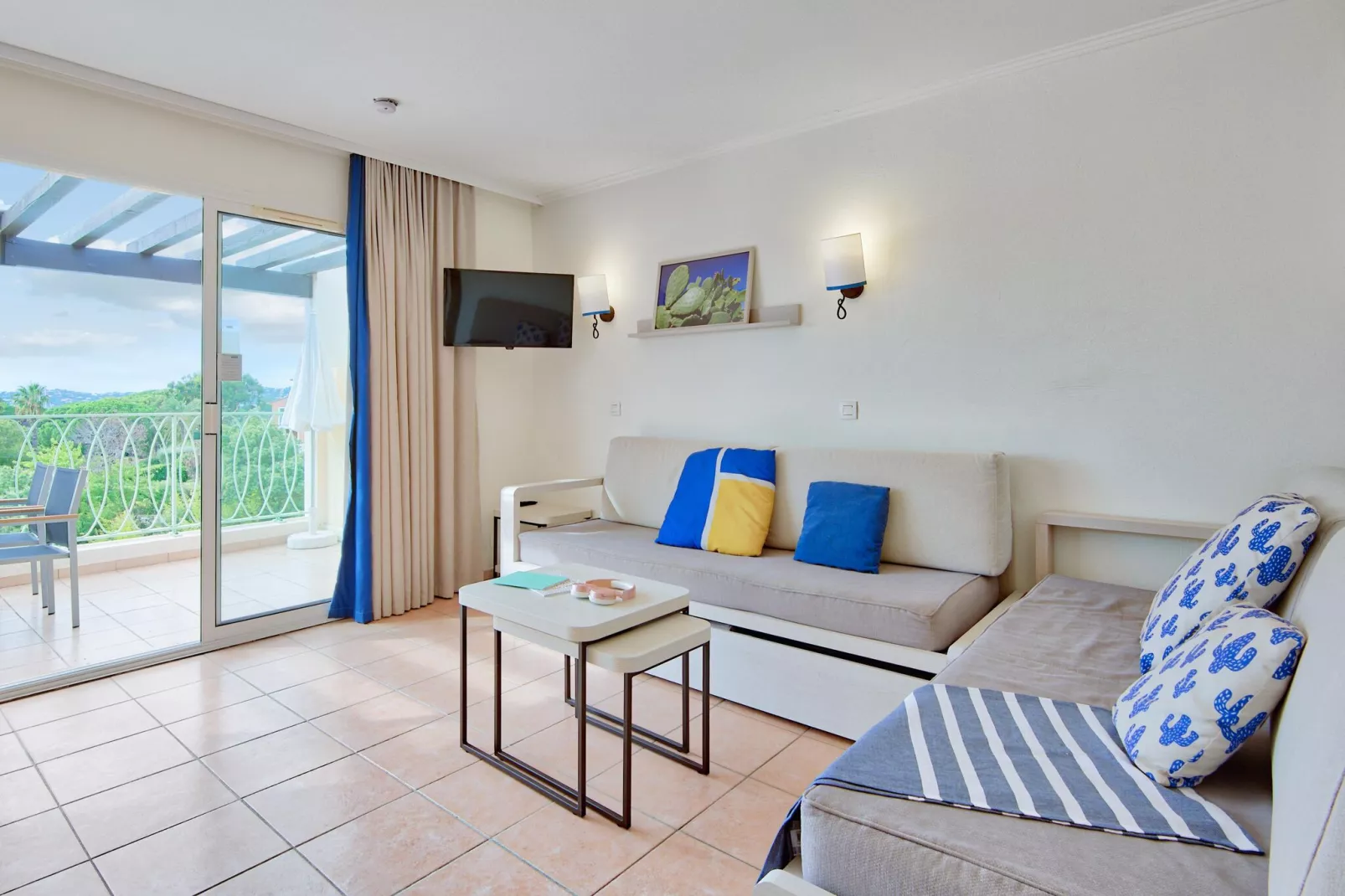 Residence Les Calanques, Les Issambres-27 Standard - Apt. 6 p. - 1 bedroom+1 sleeping alcove - terrace-Woonkamer