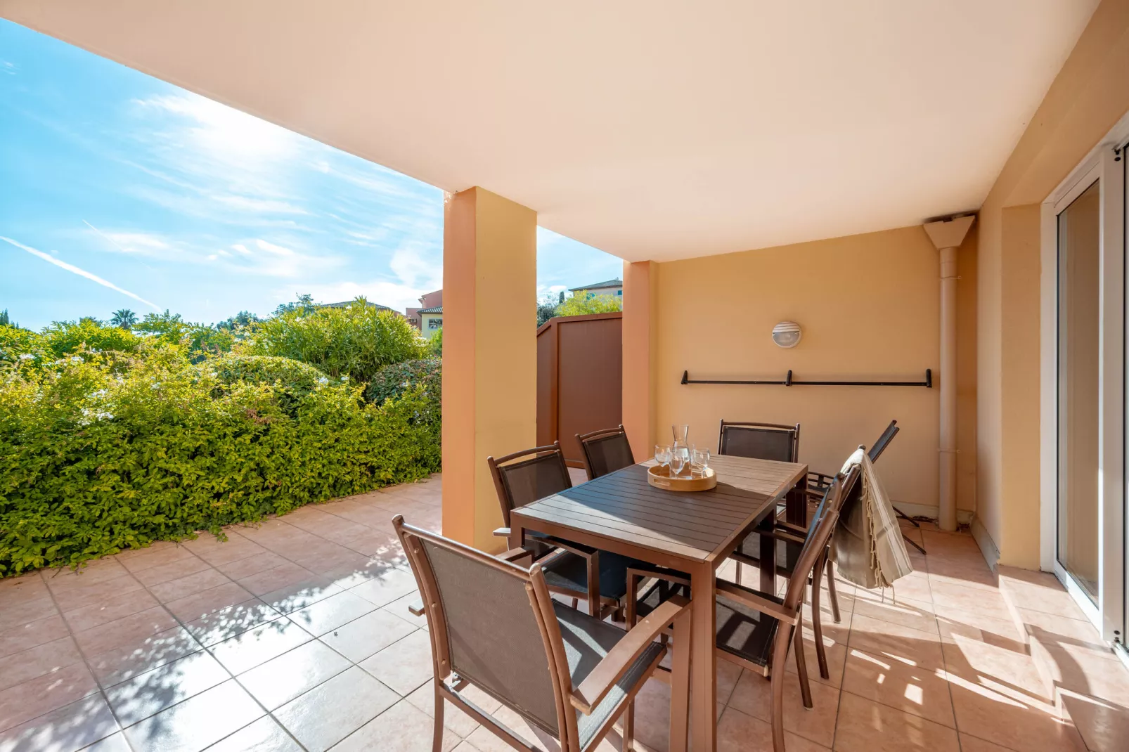 Residence Les Calanques, Les Issambres-27 Standard - Apt. 6 p. - 1 bedroom+1 sleeping alcove - terrace-Terrasbalkon