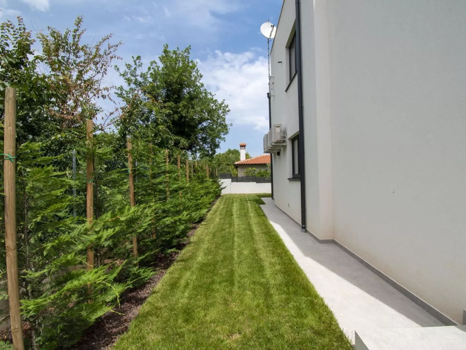 Schöne Villa im Dorf Ližnjan-Buiten