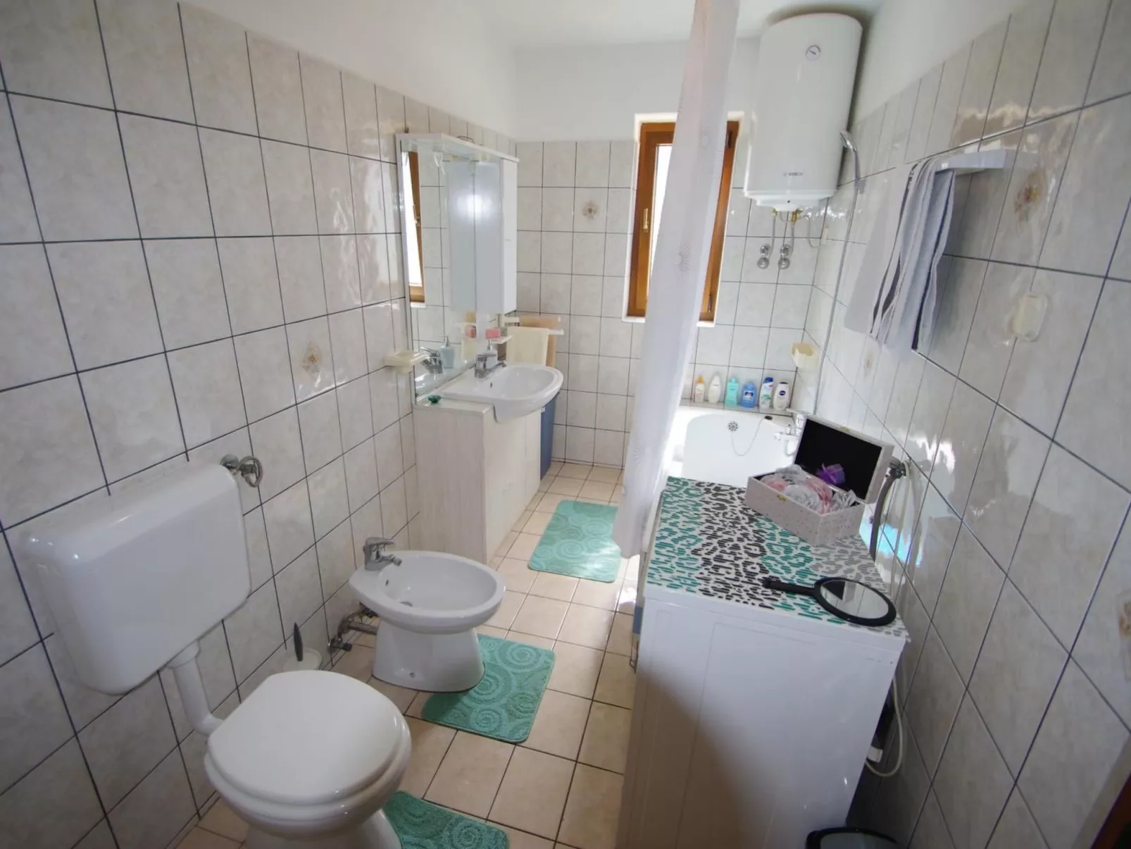 Geräumige Wohnung mit schöner Terrasse und Garten-Binnen