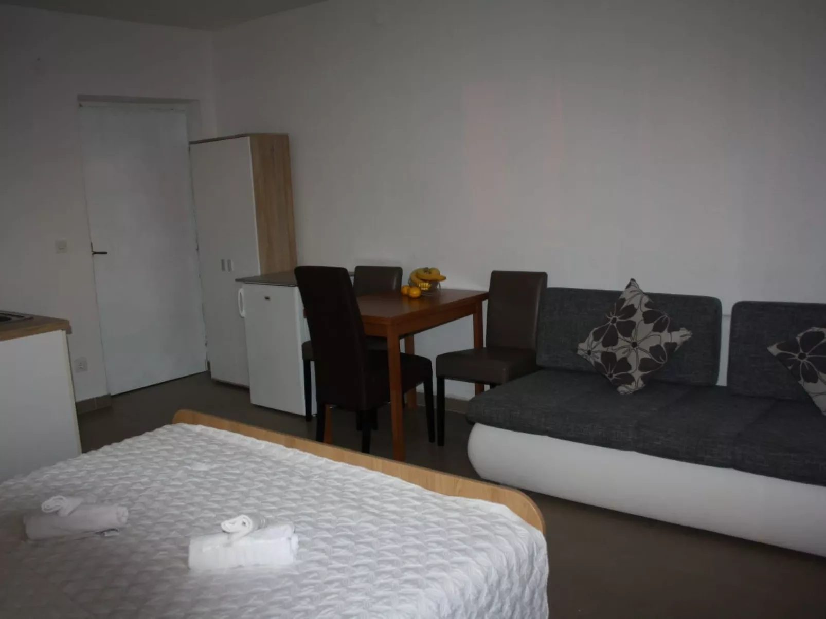 Studio-Apartment mit Balkon