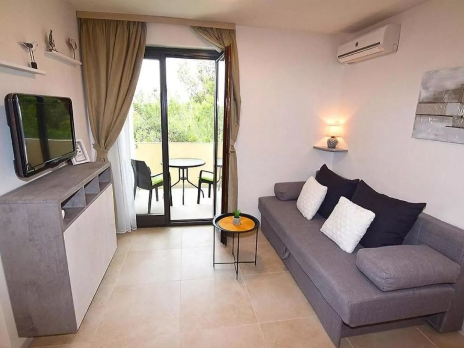 Modern eingerichtete Wohnung in der Nähe des Strandes...