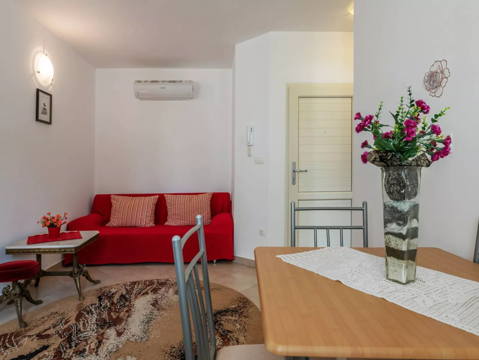 Villa Nada-Image-tags.info