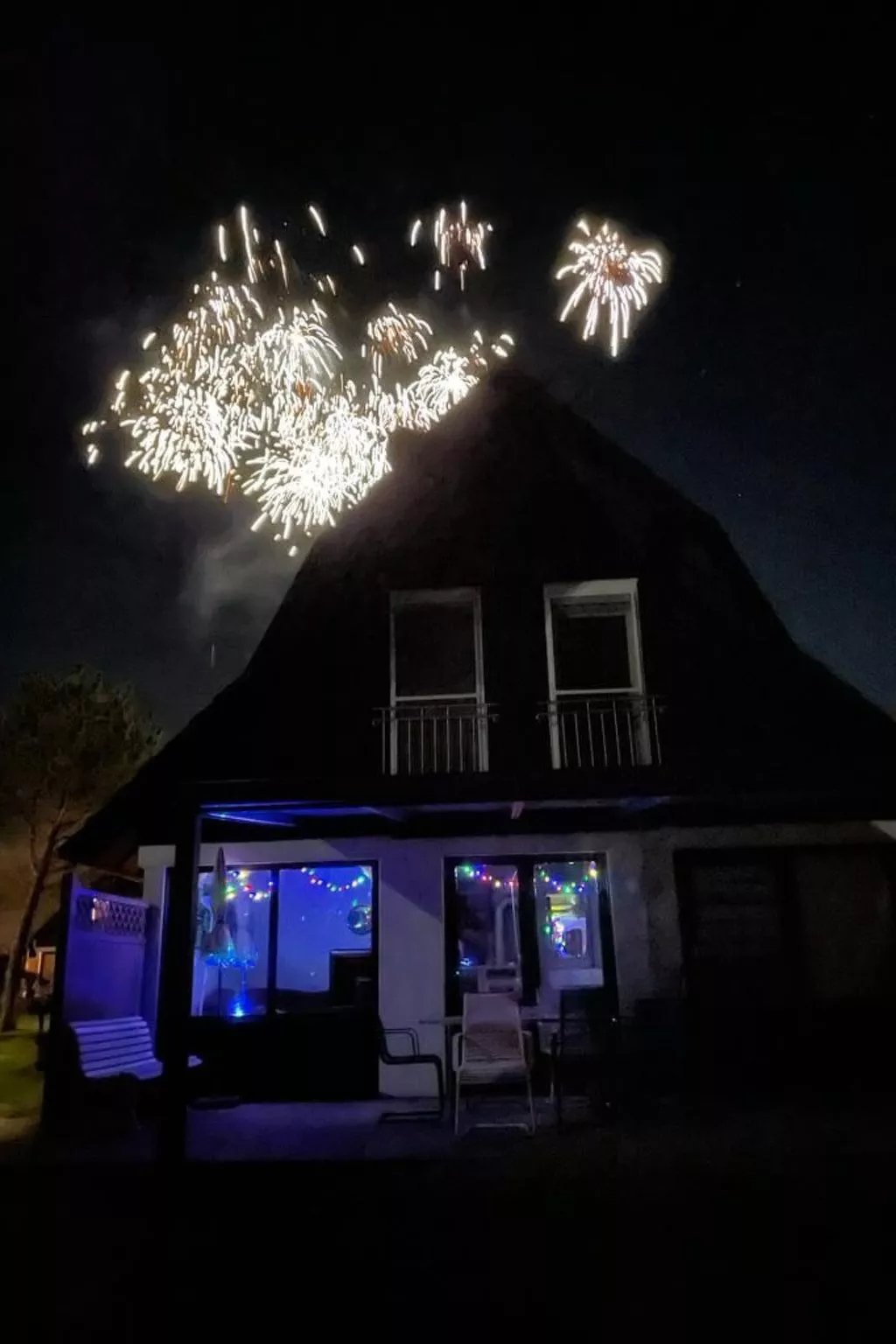 Familienfreundliches Haus mit großer Terrasse-Buiten