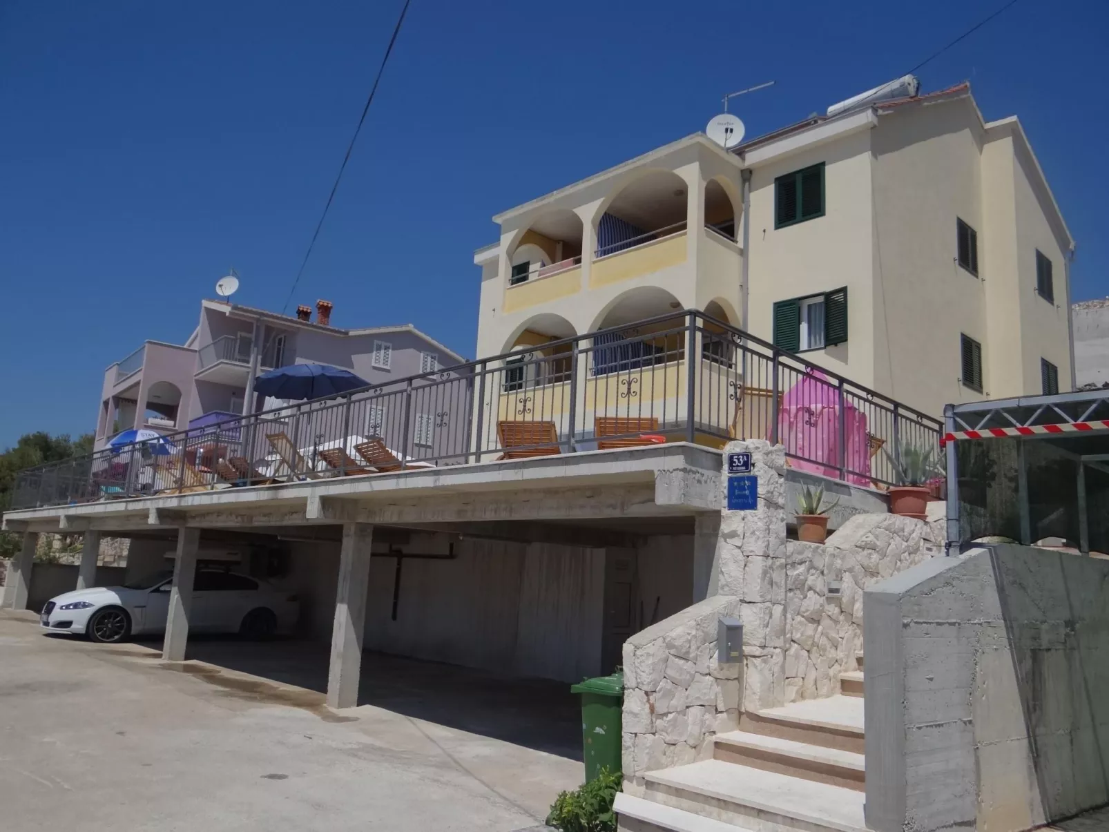 Beheiztes Schwimmbad, schattige Terrasse mit Meerblick-Image-tags.info