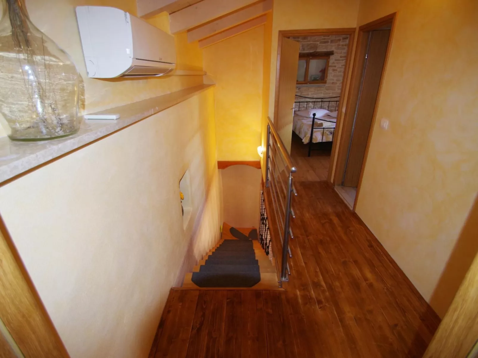 In Kavran mit Terrasse und Grill-Binnen