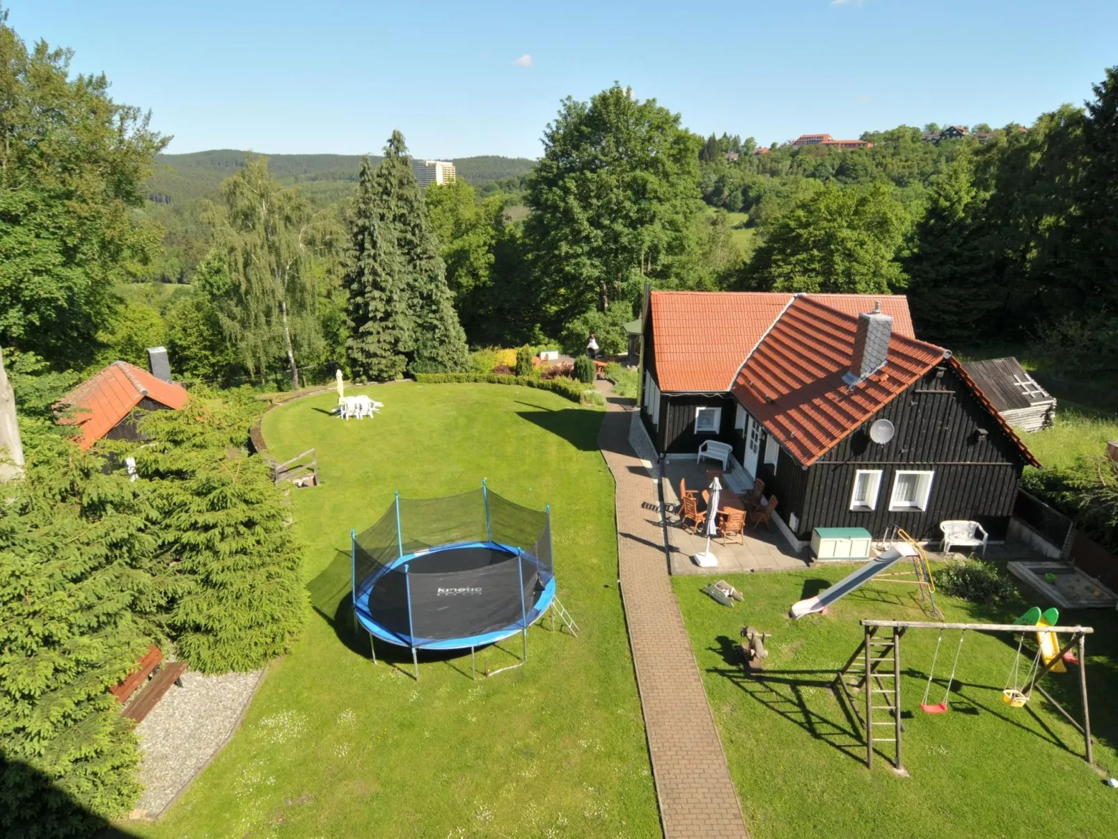 Mit Garten und Spielplatznutzung-Buiten