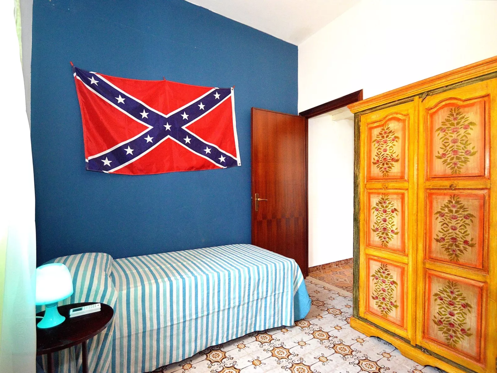 Mit Wasserblick-Binnen