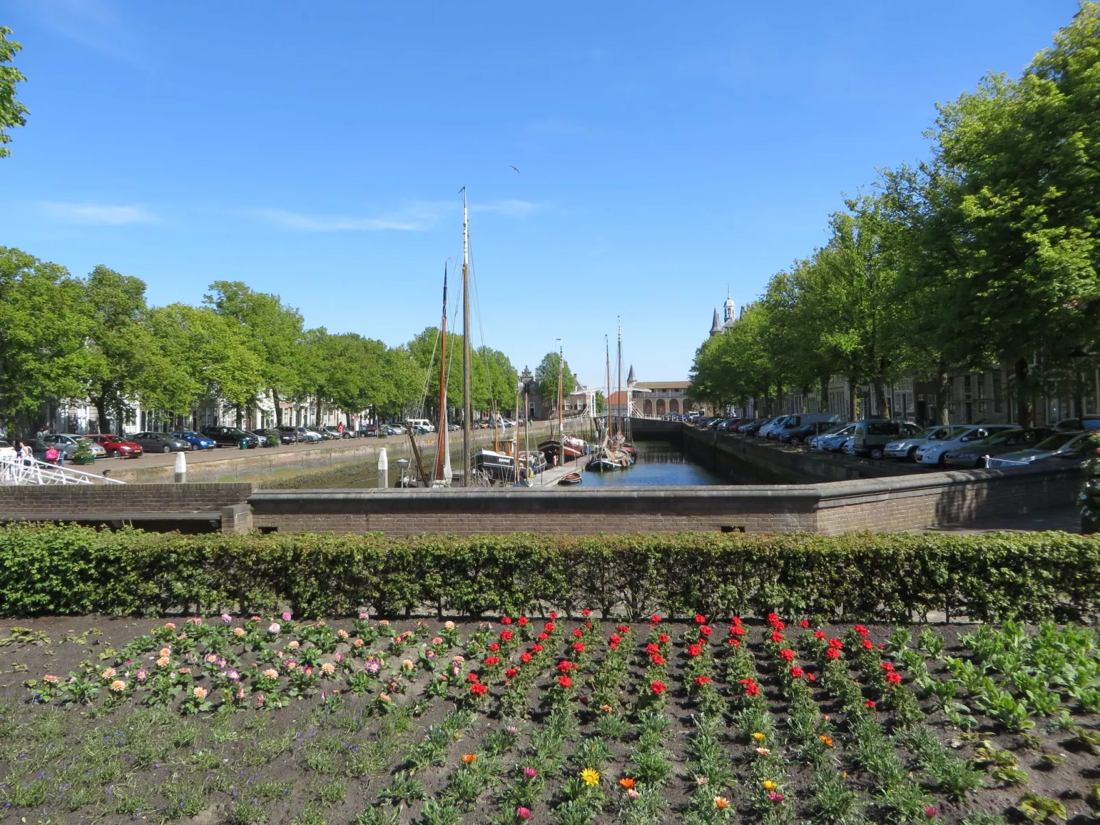 Gemütlicher Vier-Personen-Bungalow-Buiten