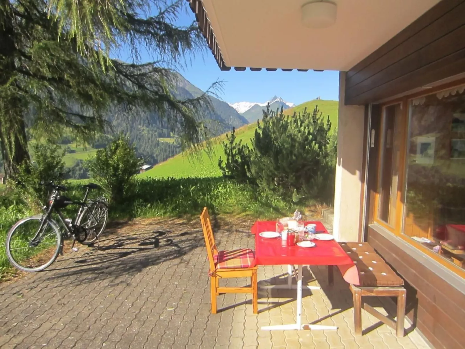 Sonnige Ferienwohnung mit Terrasse,idyllische Lage