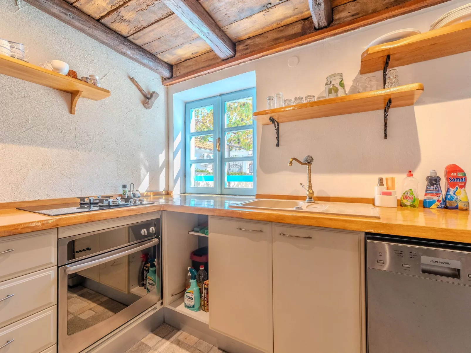 Heritage Stone House -T.A Leut Agency-Binnen