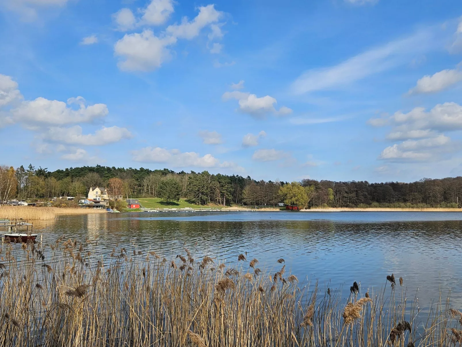 Charmante Ferienwohnung in Neukloster mit Terrasse