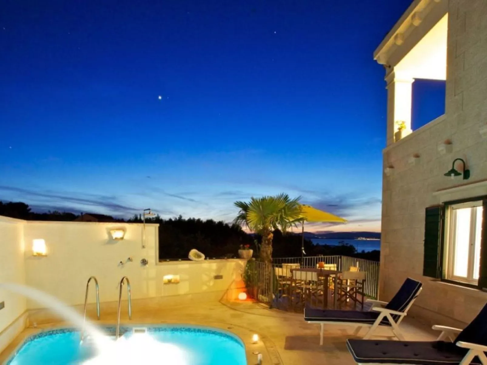  Angelina mit Pool & Sauna-Image-tags.info